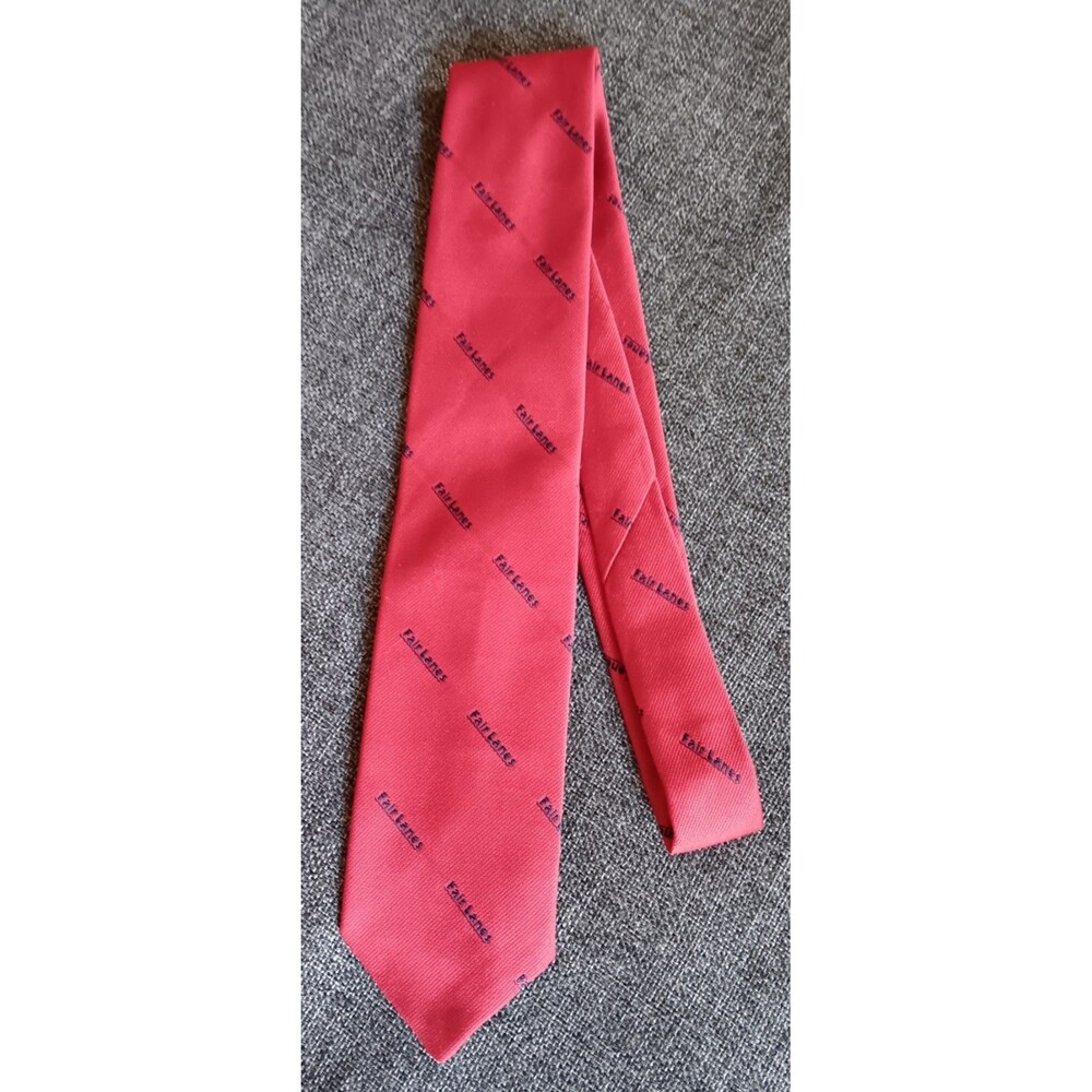 Dress Tie 70s 80s 90s Y2K Mens Schreter Red FairLanes 3 Wide 55 Long